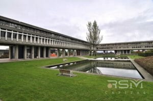 تصویر ساختمان دانشگاه سایمون فریزر